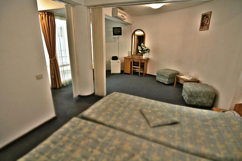 Hotel Star Piteşti Habitación foto